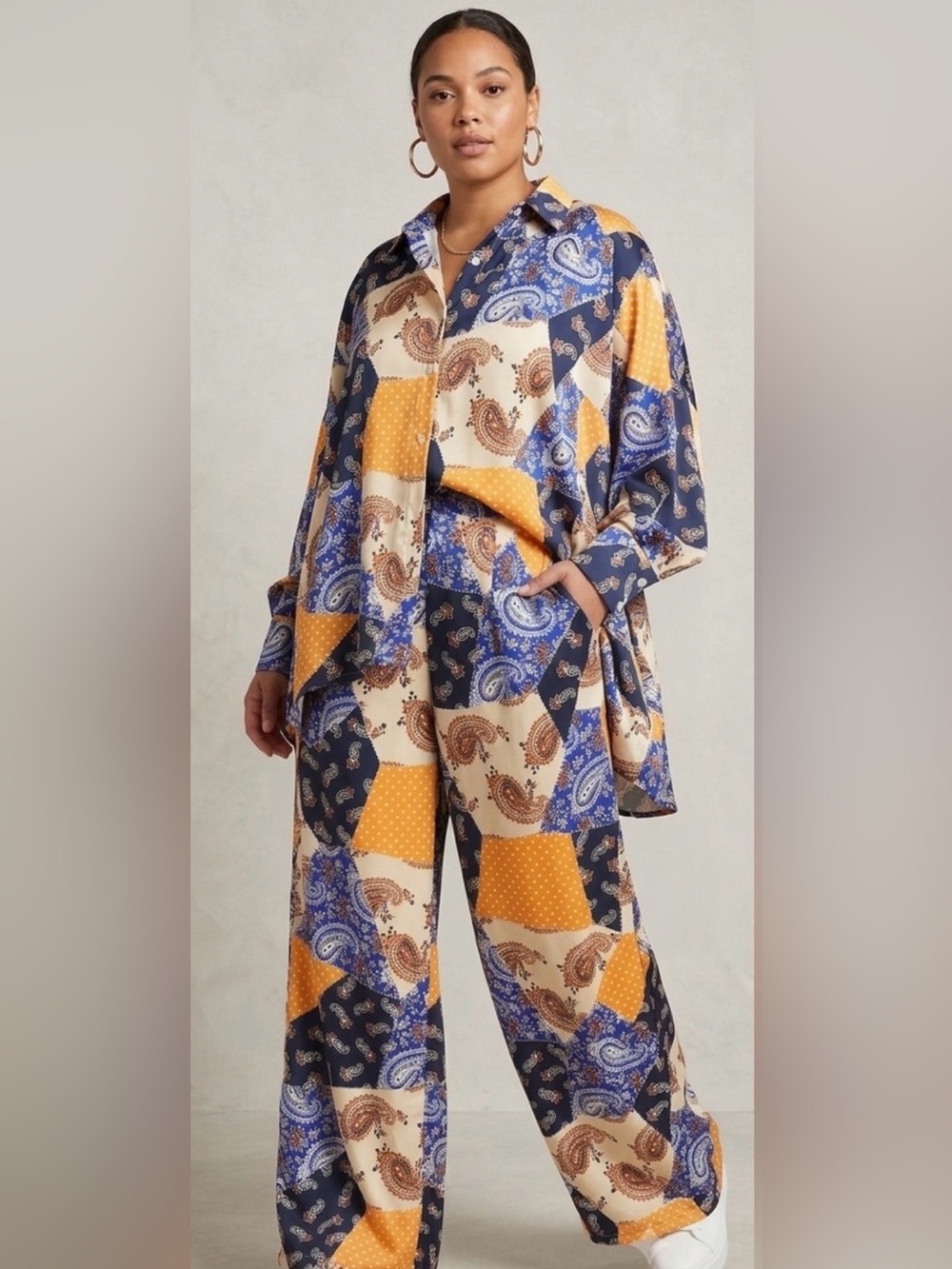 Bailey Rose Paisley Patchwork
2-Piece Set high low blouse
High waist pants LG